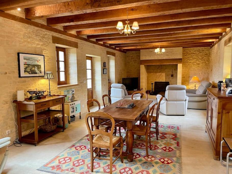 Charming 19Th Century Farmhouse With Pool 비트락 외부 사진
