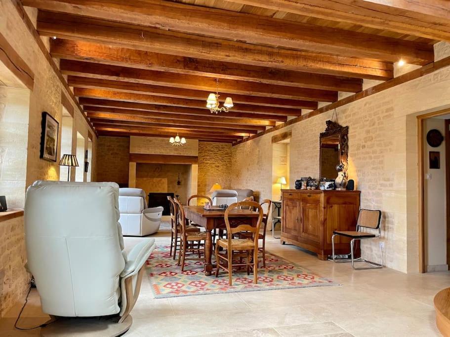 Charming 19Th Century Farmhouse With Pool 비트락 외부 사진